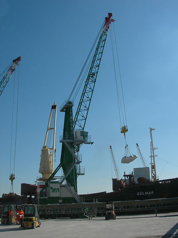 ITALGRU IMHC 1580 E mobile cranes from below