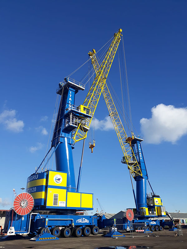 IMHC 2120 E ITALGRU mobile harbour crane in use