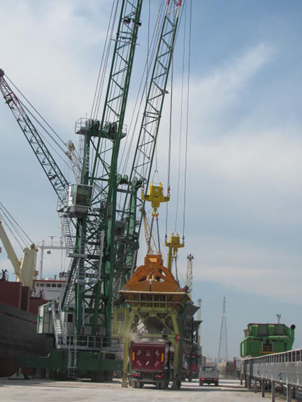View of ITALGRU IMHC 1580 mobile harbour cranes