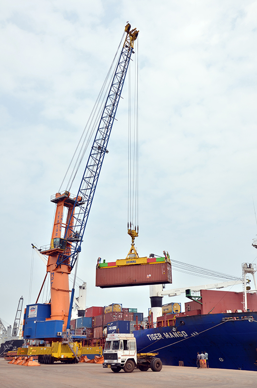 ITALGRU hydraulic mobile harbour crane with bulk