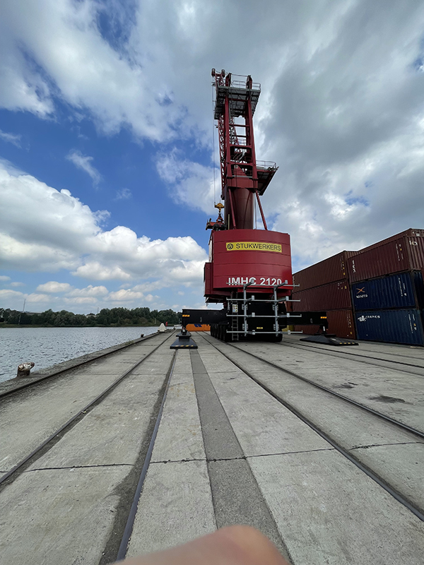 ITALGRU red mobile harbour crane 