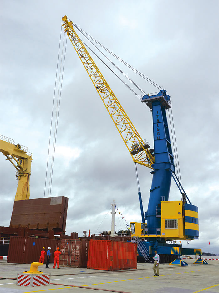 IMHC 3160 ITALGRU blue and yellow mobile harbour crane 