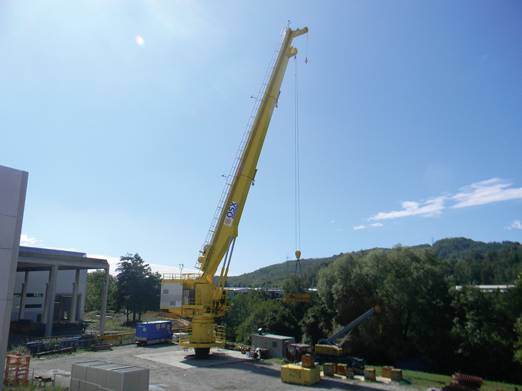 ITALGRU TC offshore crane in use 