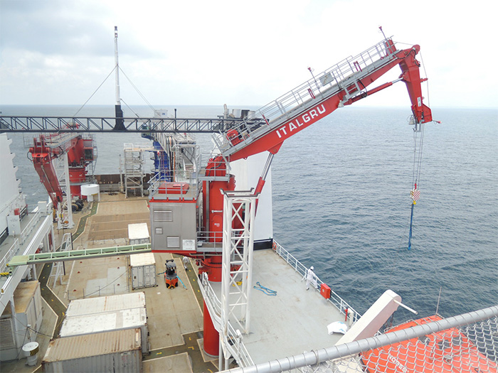 TK offshore crane in use in the sea